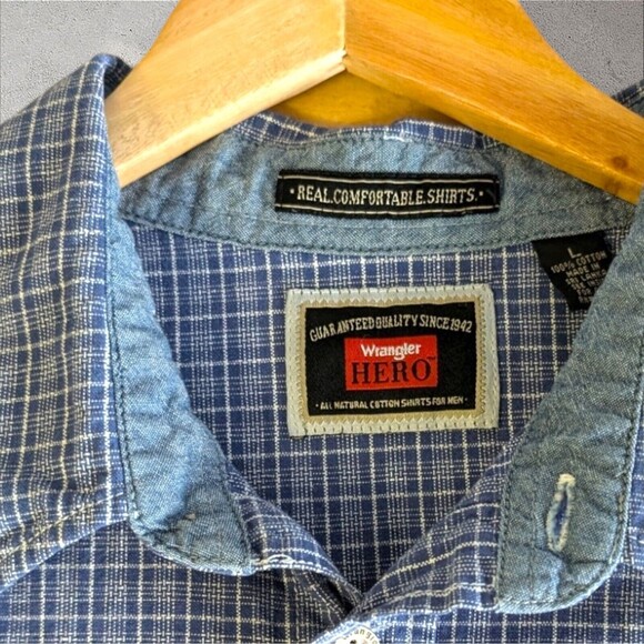 Wrangler HERO Blue Plaid Short Sleeve Button Up Shirt Menswear Casual LARGE - Picture 2 of 9
